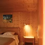 Chalet Forest With Private Bridge & Mountain View