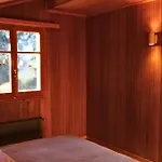 Forest With Private Bridge & Mountain View Chalet *