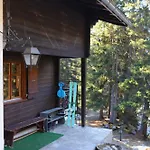 Forest With Private Bridge & Mountain View シャレー ナータース