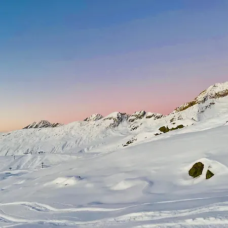 Domek alpejski Forest With Private Bridge & Mountain View