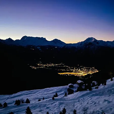 Forest With Private Bridge & Mountain View Domek alpejski