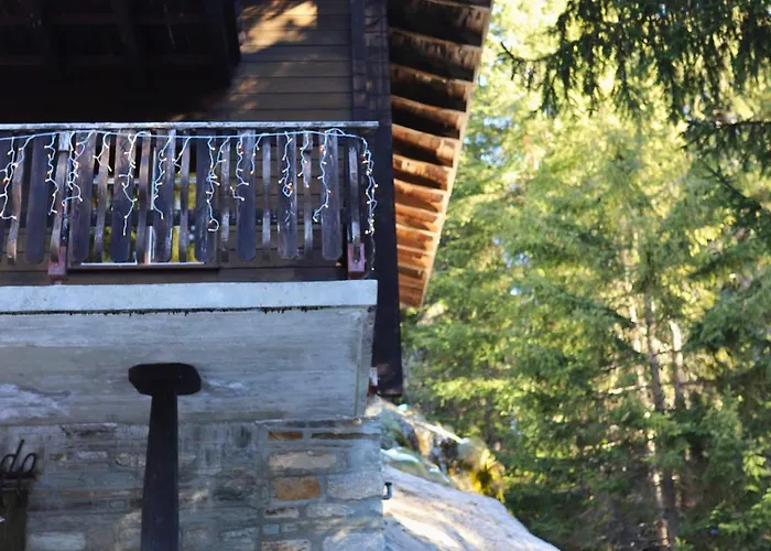 Domek alpejski Forest With Private Bridge & Mountain View *