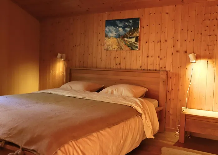 Domek alpejski Forest With Private Bridge & Mountain View