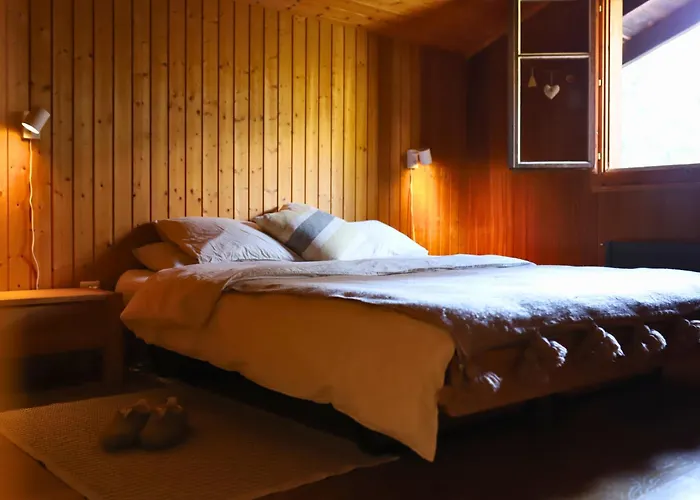 Forest With Private Bridge & Mountain View Domek alpejski Naters